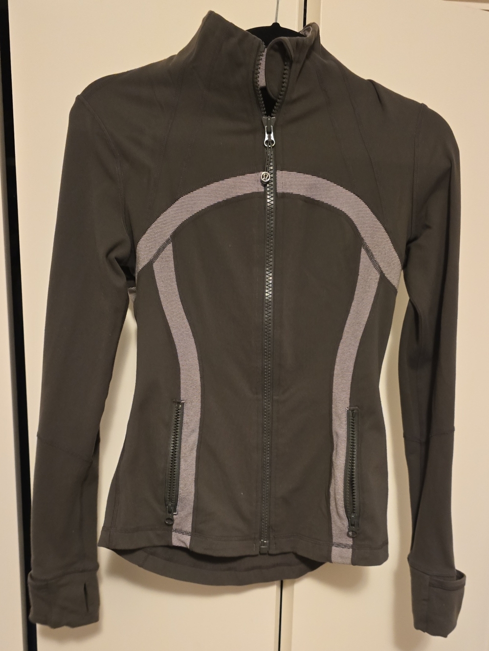 Lululemon Women’s Zip-Front Athletic Jacket Dark Olive / Light Gray Trim Sz6